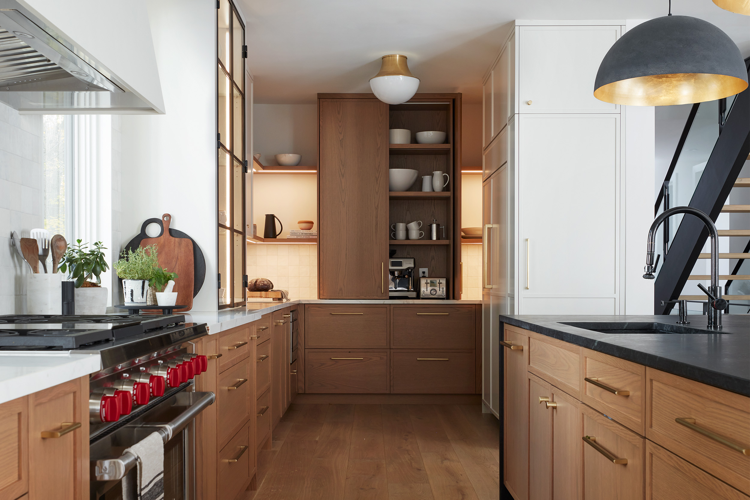 Modern, airy kitchen with oak cabinets