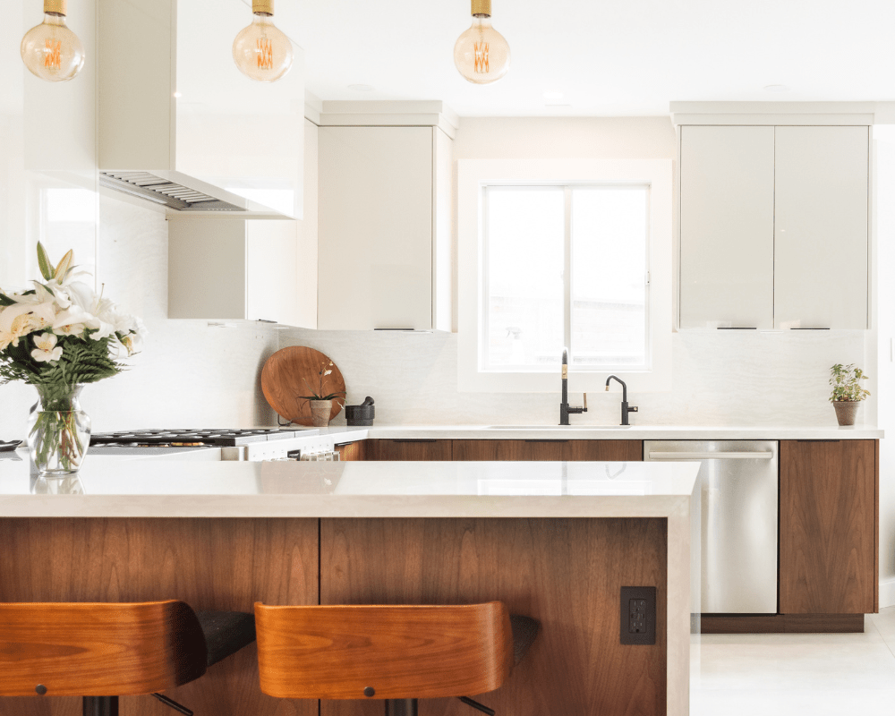 Contemporary peninsula Kitchen with walnut wood and high gloss white uppers